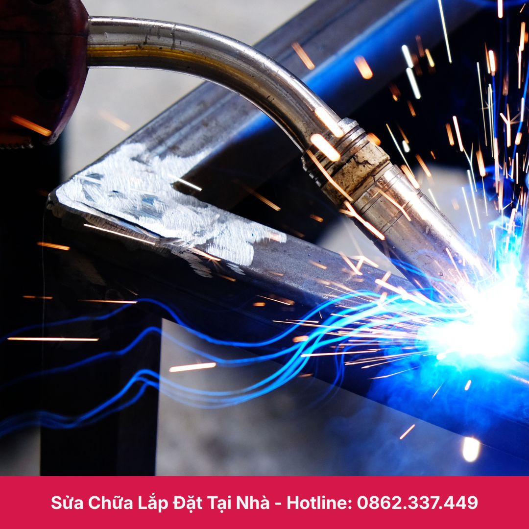 thợ hàn kệ sắt tận nhà