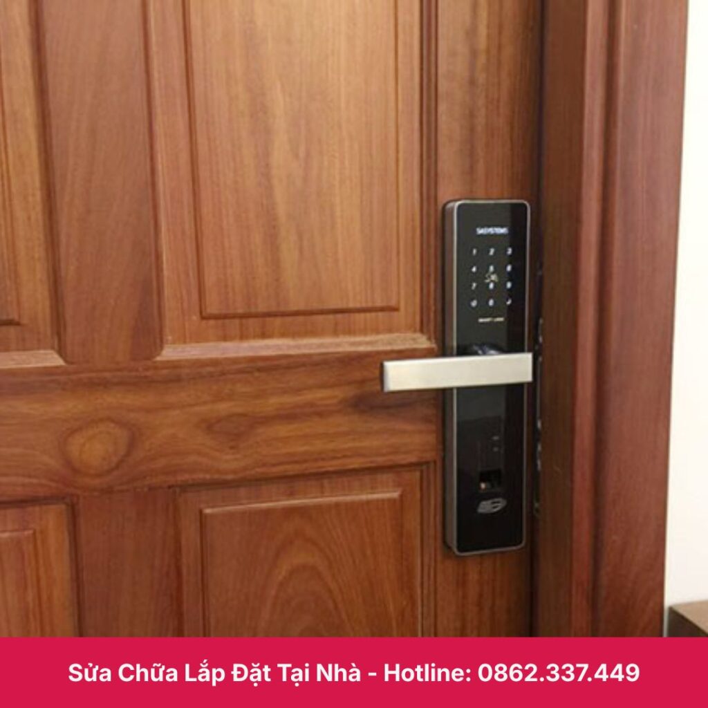 lắp khóa vân tay cho cửa gỗ tại Đà Nẵng